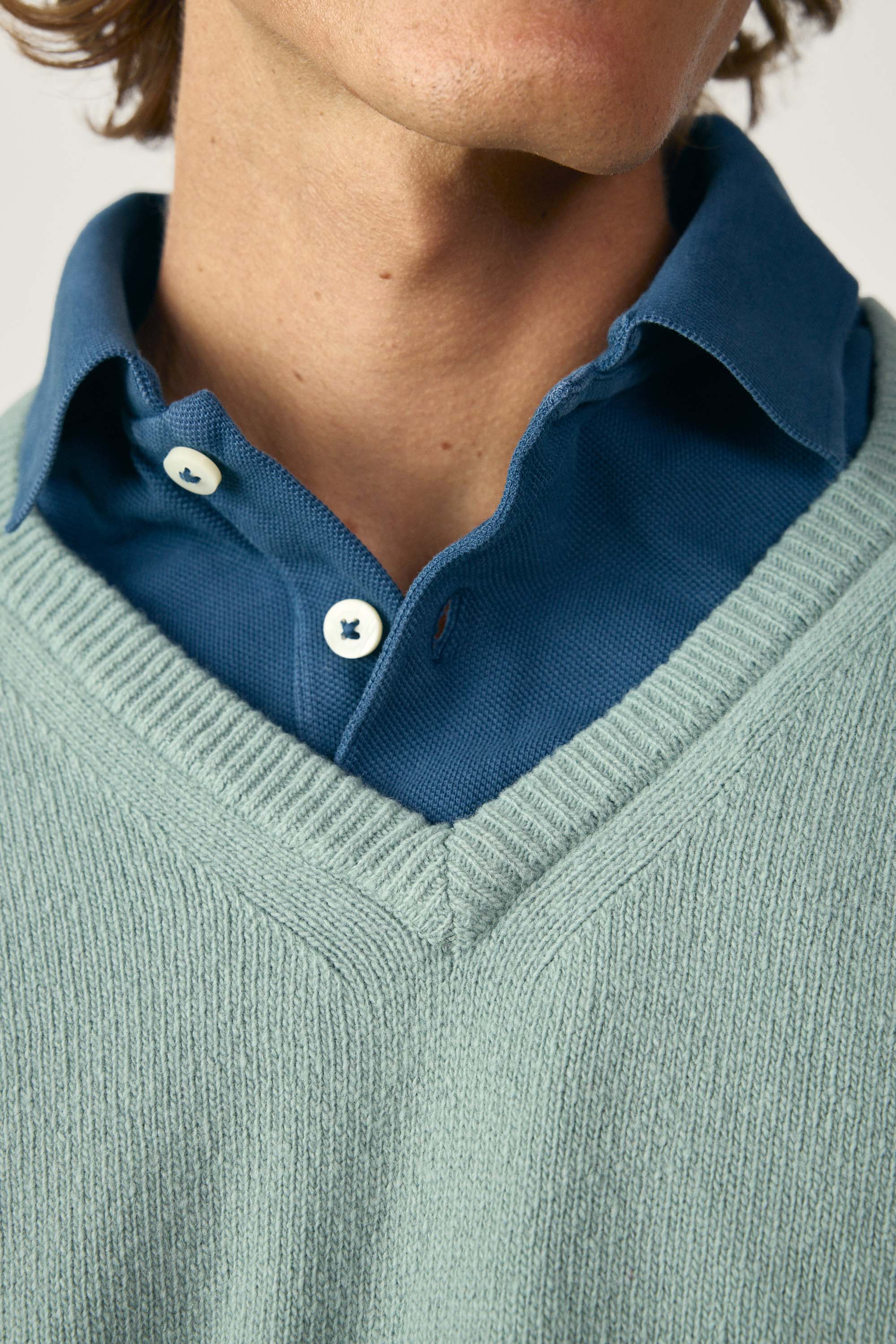 Jersey Cuello Pico Lambswool - Verde Agua