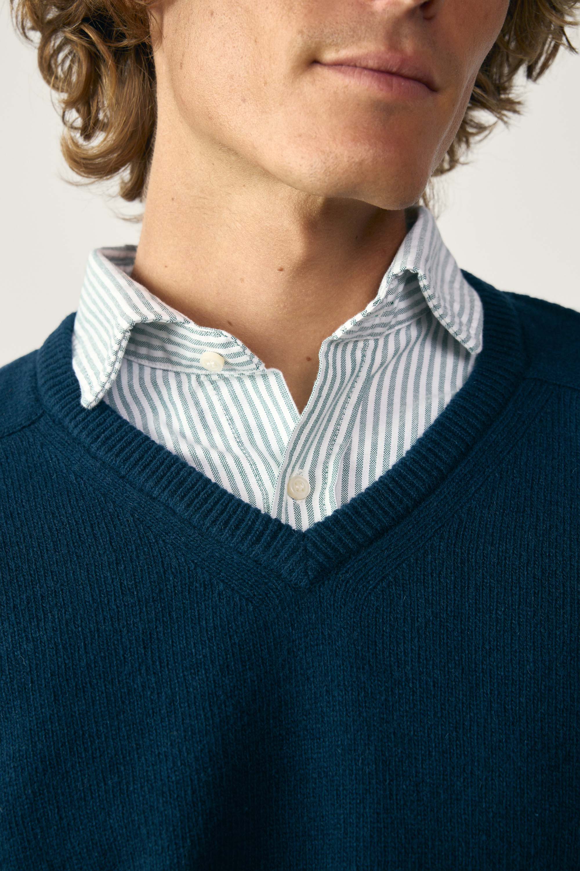 Jersey Cuello Pico Lambswool - Azul Petróleo