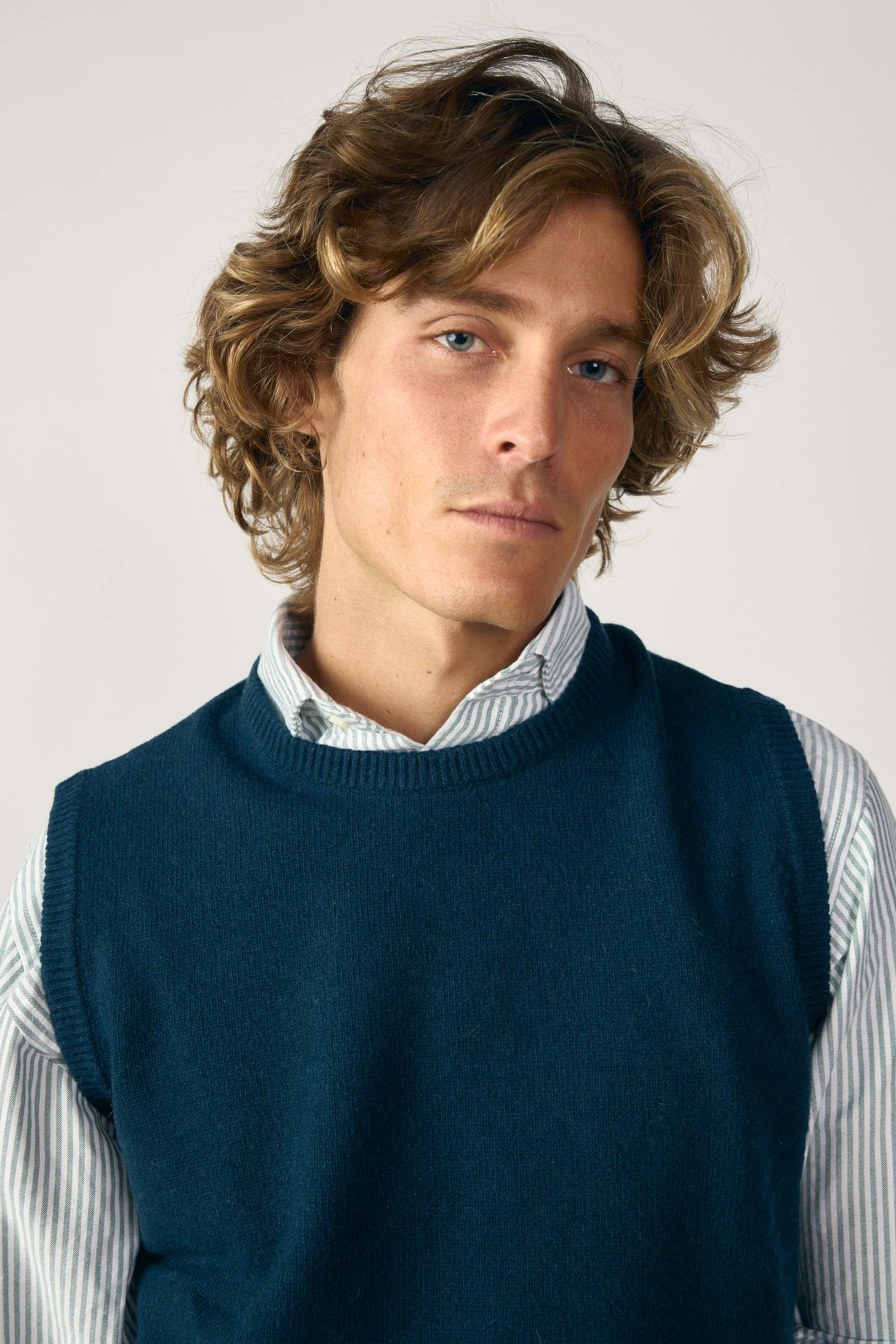 Chaleco Cuello Redondo Lambswool - Azul Petróleo