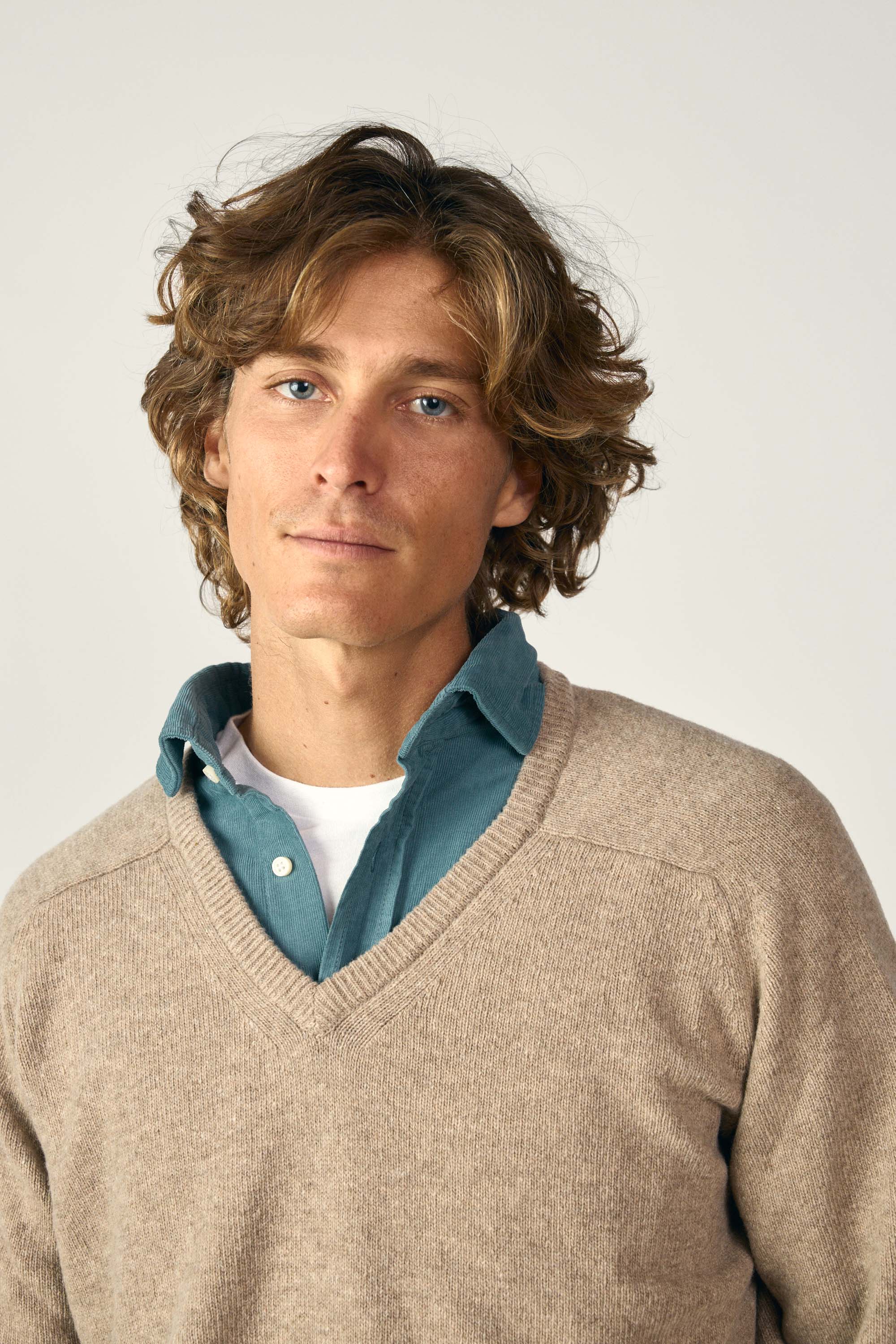 Jersey Cuello Pico Lambswool - Beige Tostado