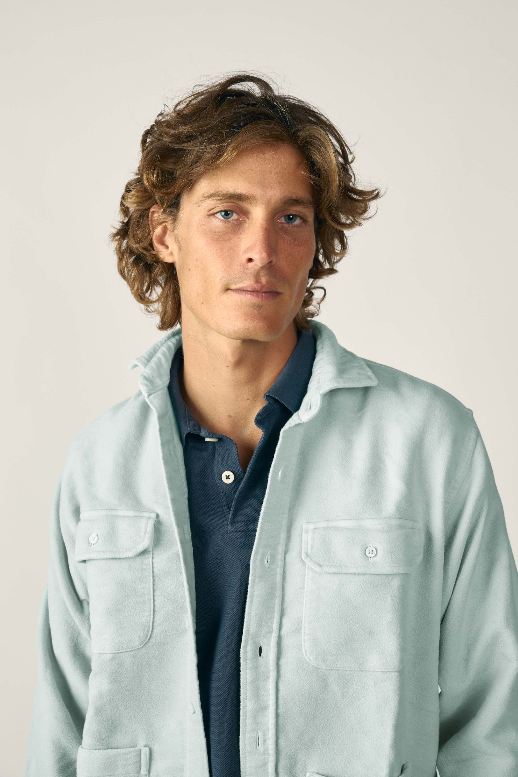 Camisa de Velvetón Cuatro Bolsillos - Celeste Claro