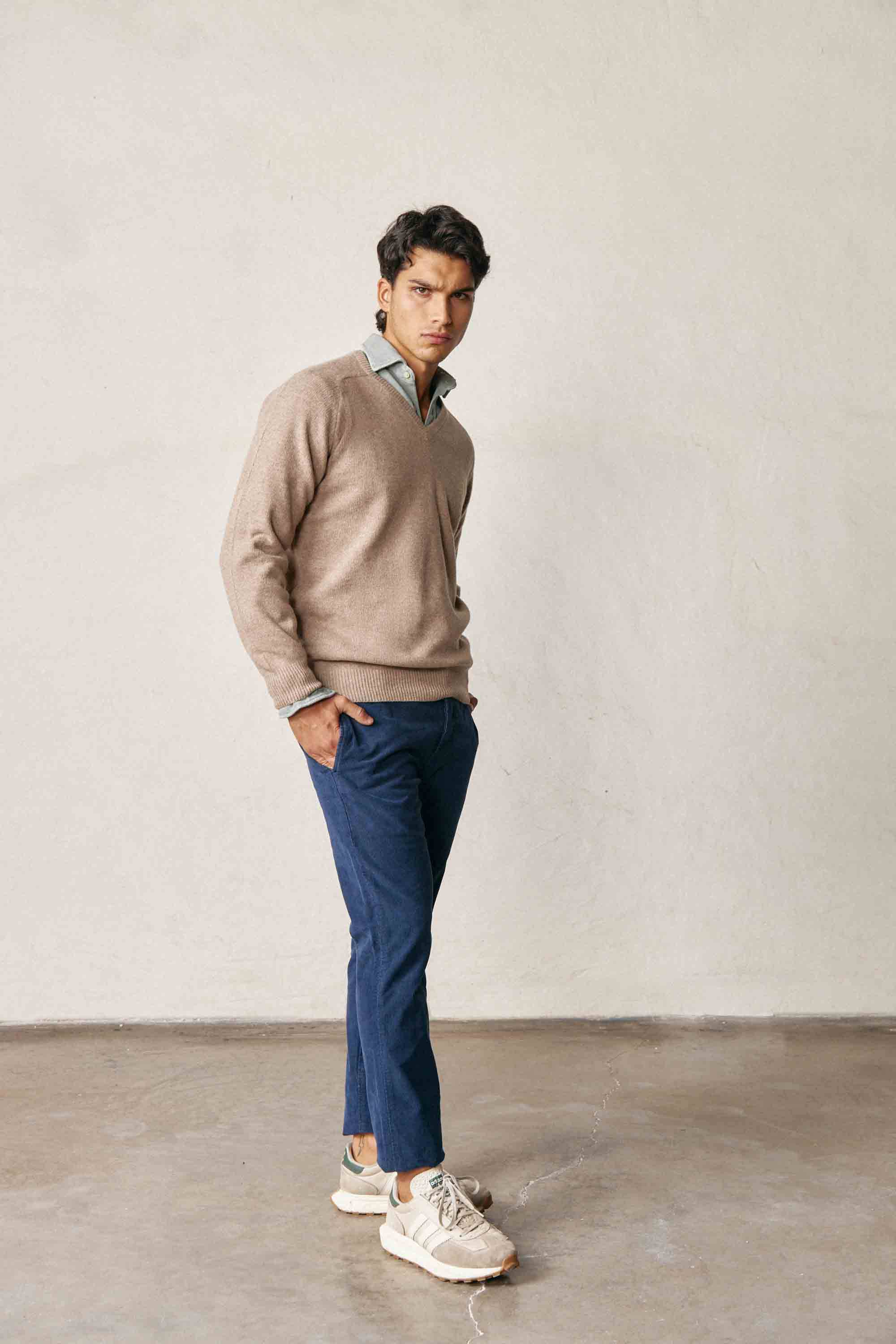 Jersey Cuello Pico Lambswool - Beige Tostado - Fernando de Cárcer