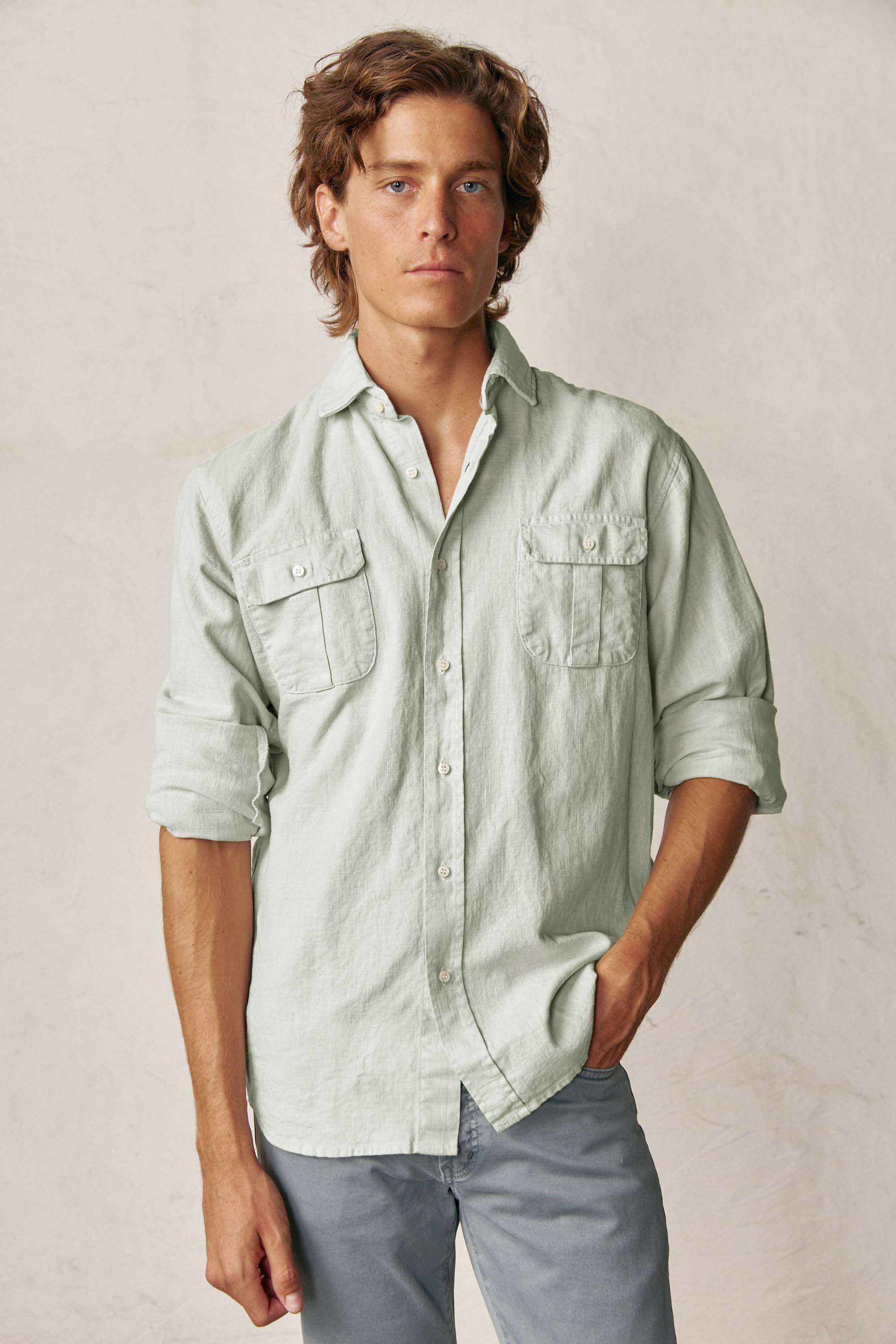 Camisa de Lino Dos Bolsillos - Piedra - Fernando de Cárcer