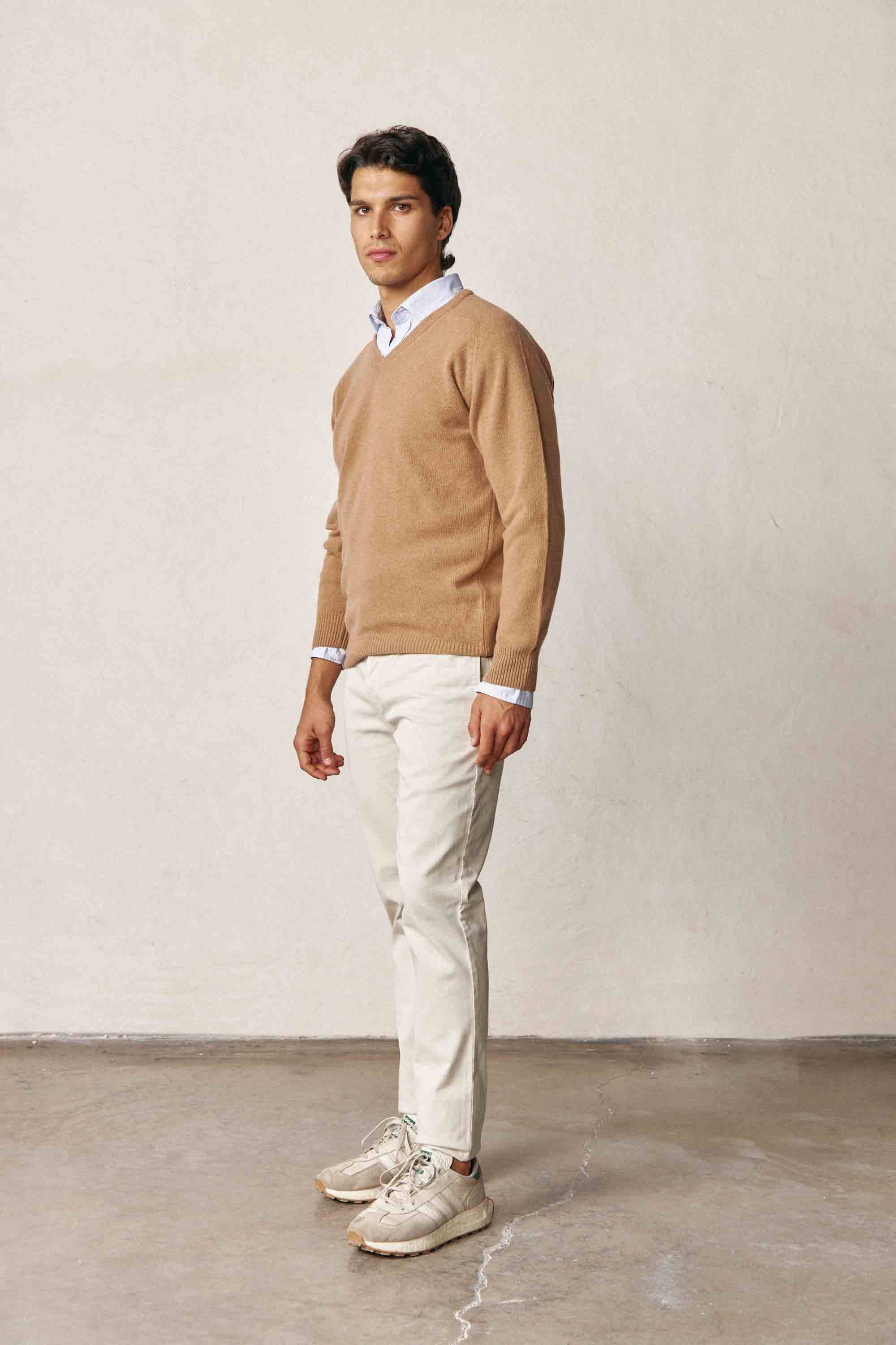 Jersey Cuello Pico Lambswool - Camel - Fernando de Cárcer