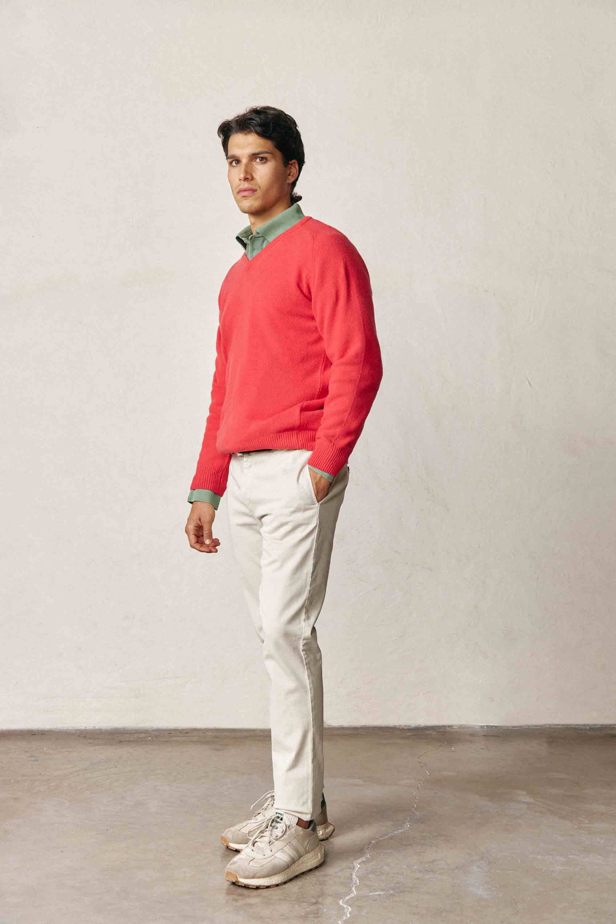 Jersey Cuello Pico Lambswool - Rojo Amaranto - Fernando de Cárcer