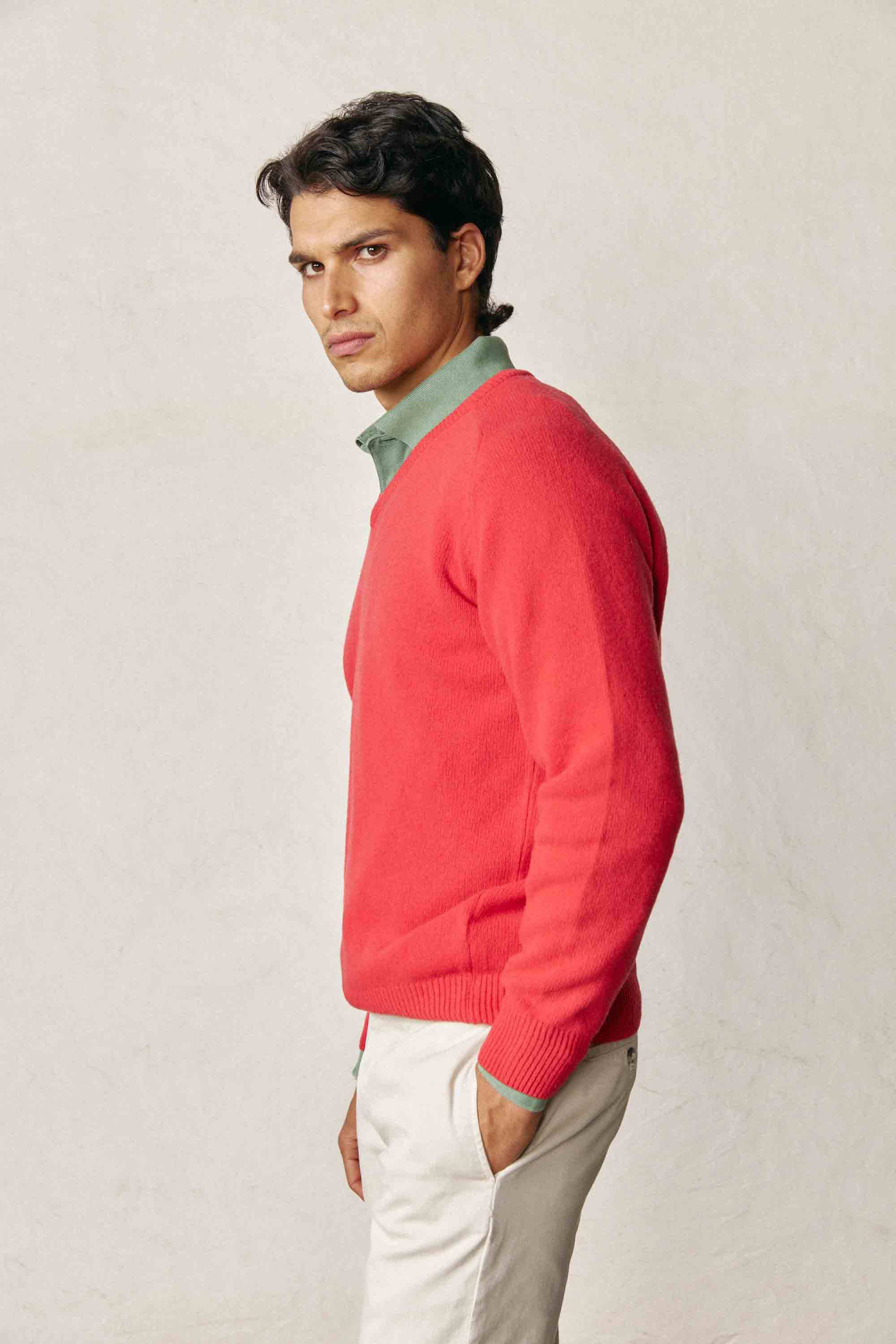 Jersey Cuello Pico Lambswool - Rojo Amaranto - Fernando de Cárcer