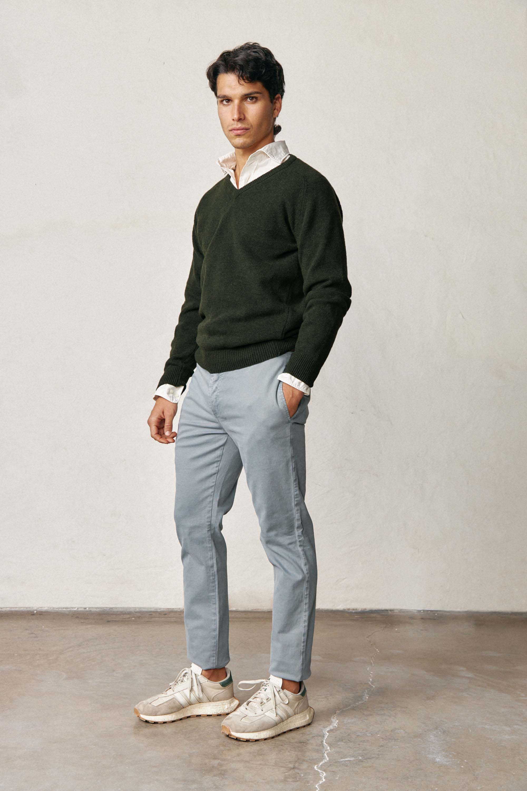 Jersey Cuello Pico Lambswool - Verde Caza - Fernando de Cárcer