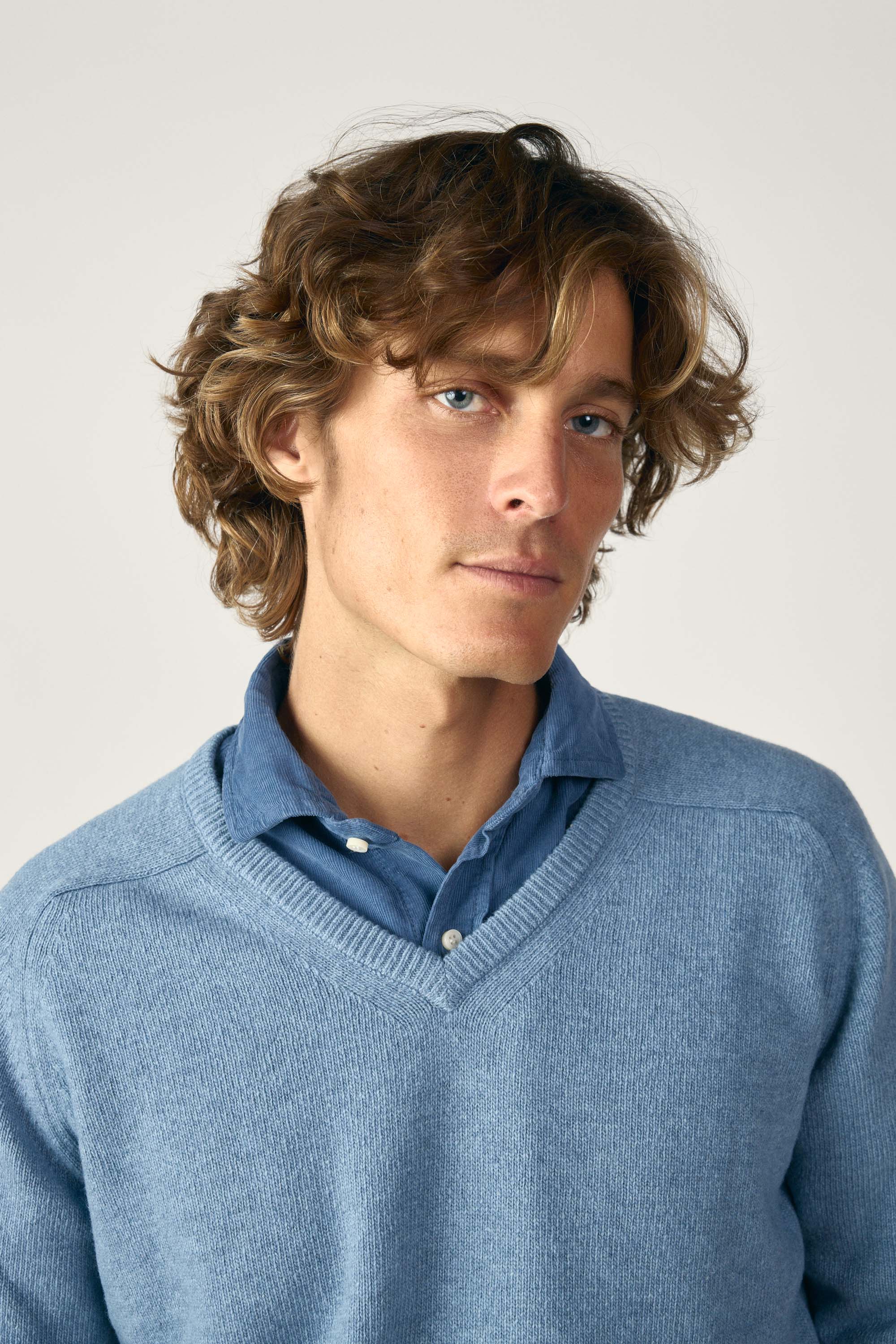 Jersey Cuello Pico Lambswool - Azul Claro