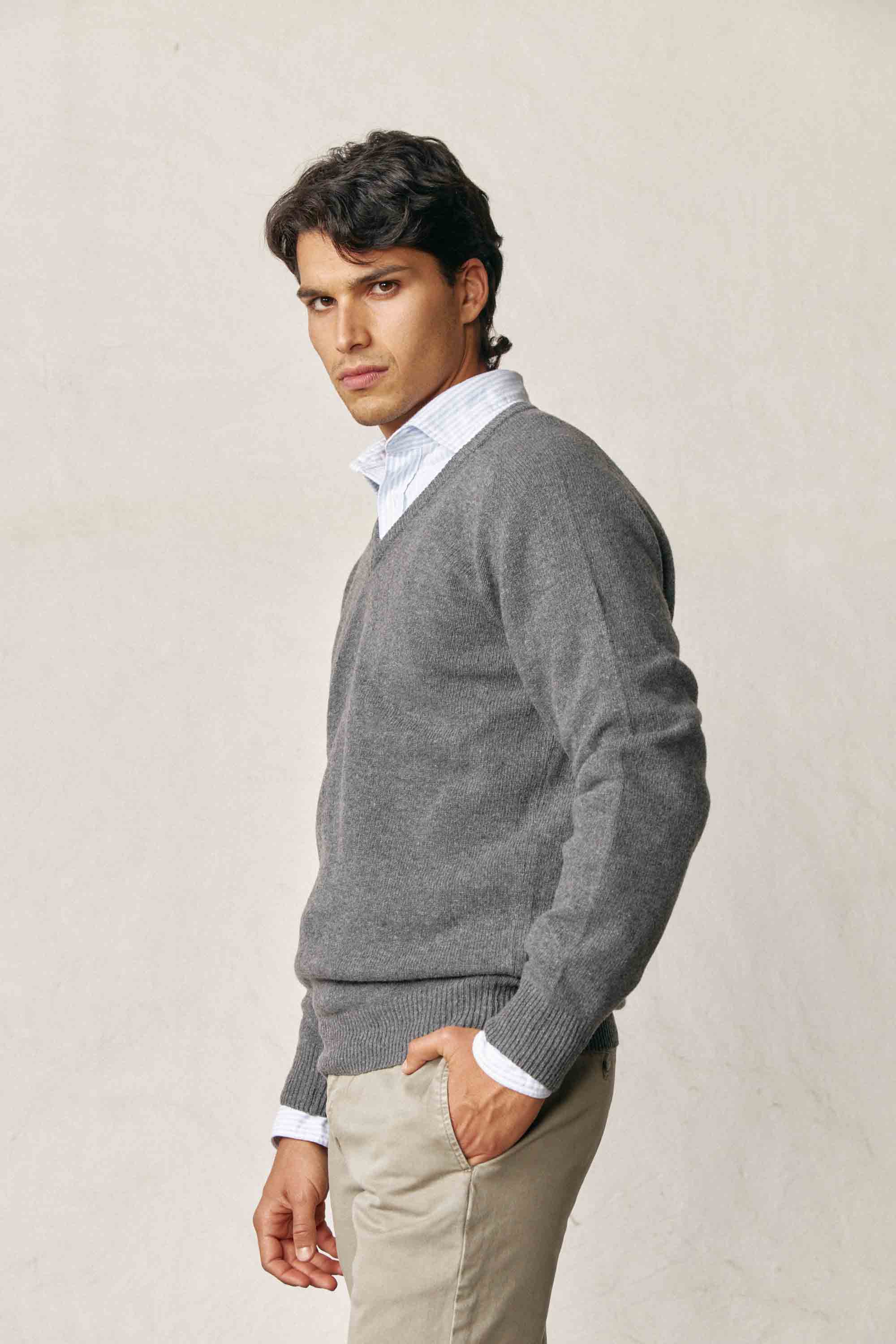 <tc>Sweater</tc> Lambswool V-neck - Charcoal Gray