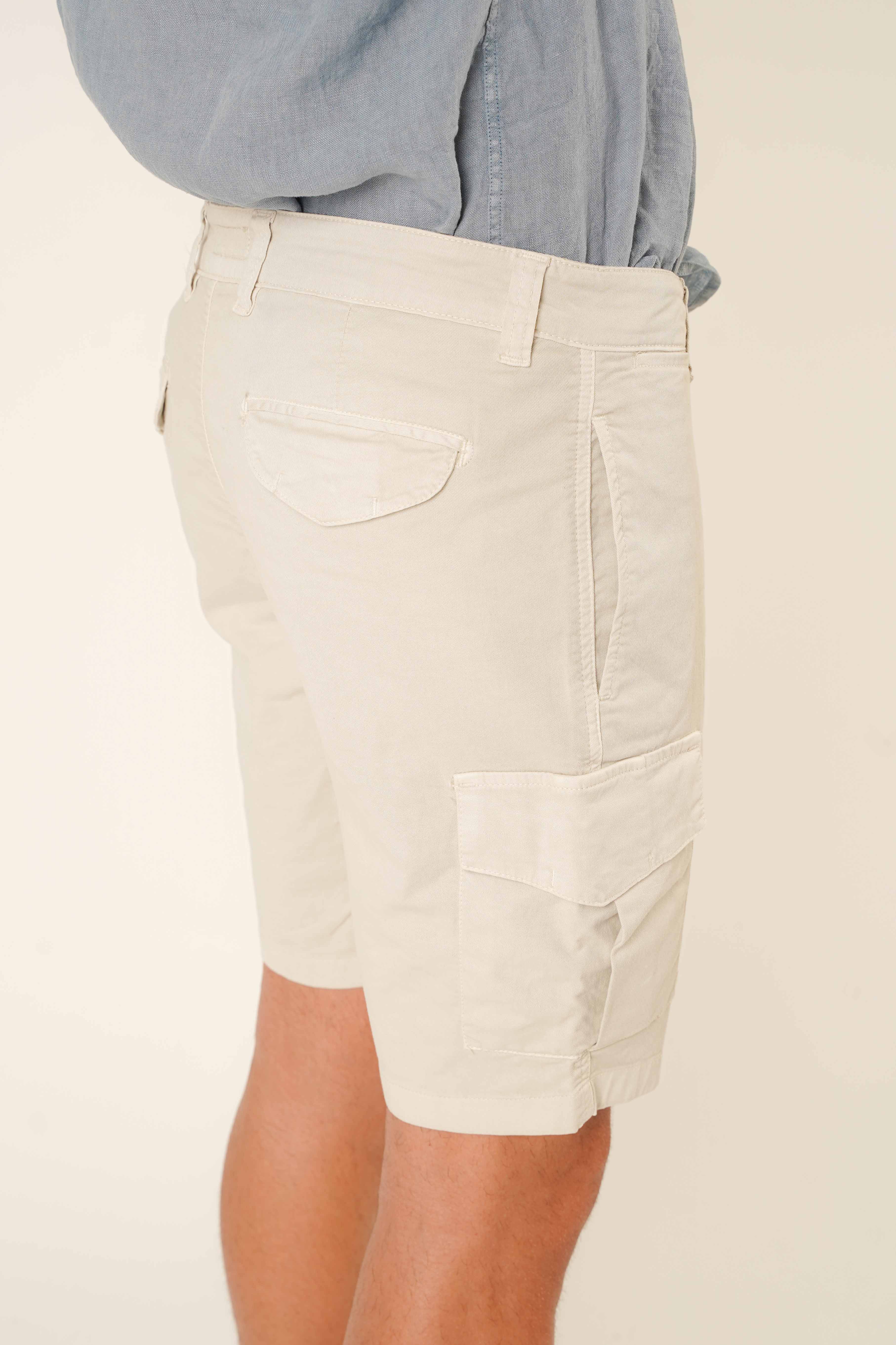 <tc>Shorts</tc> <tc>Cargo</tc> - Ice