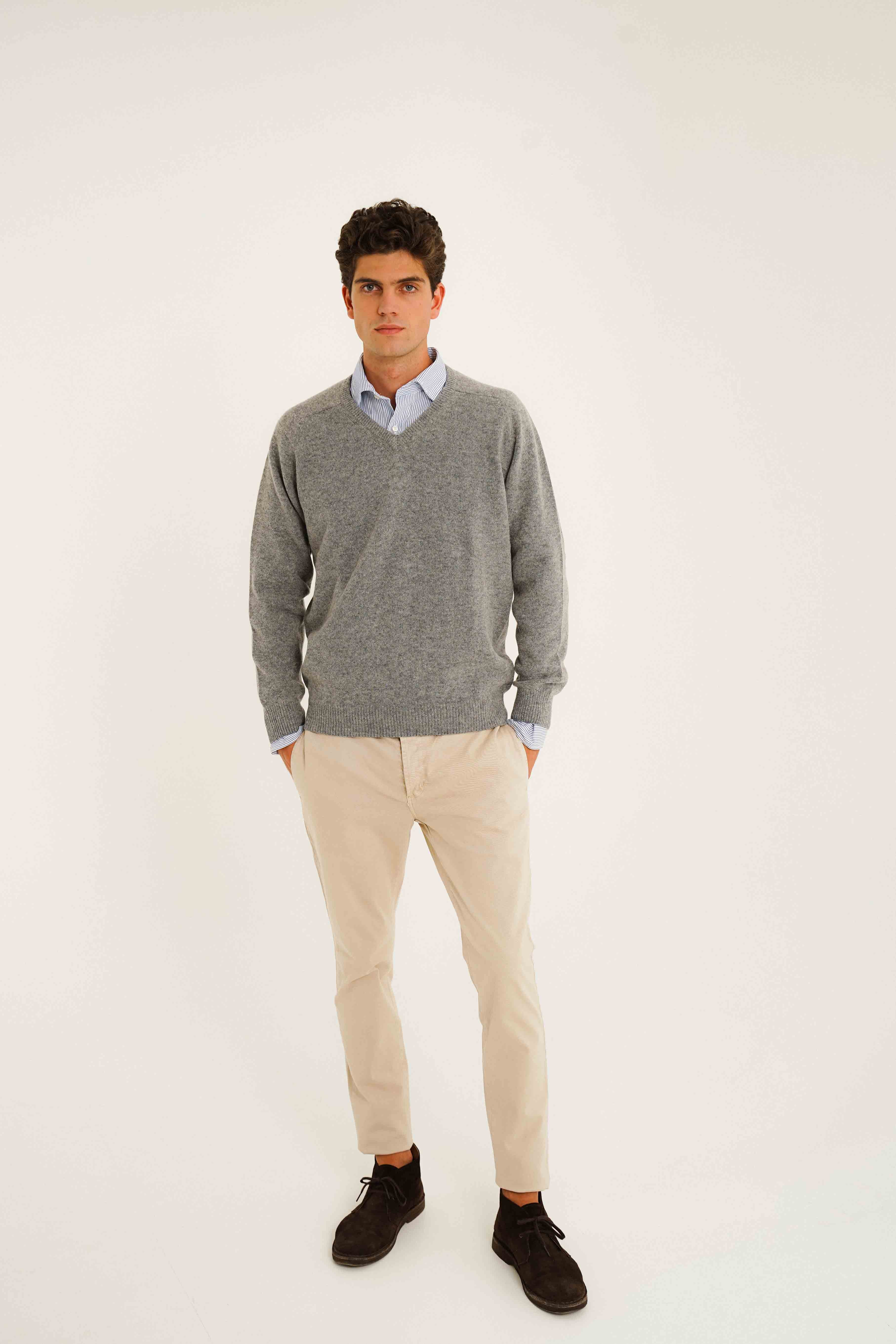 <tc>Sweater</tc> Lambswool V-neck - Gray