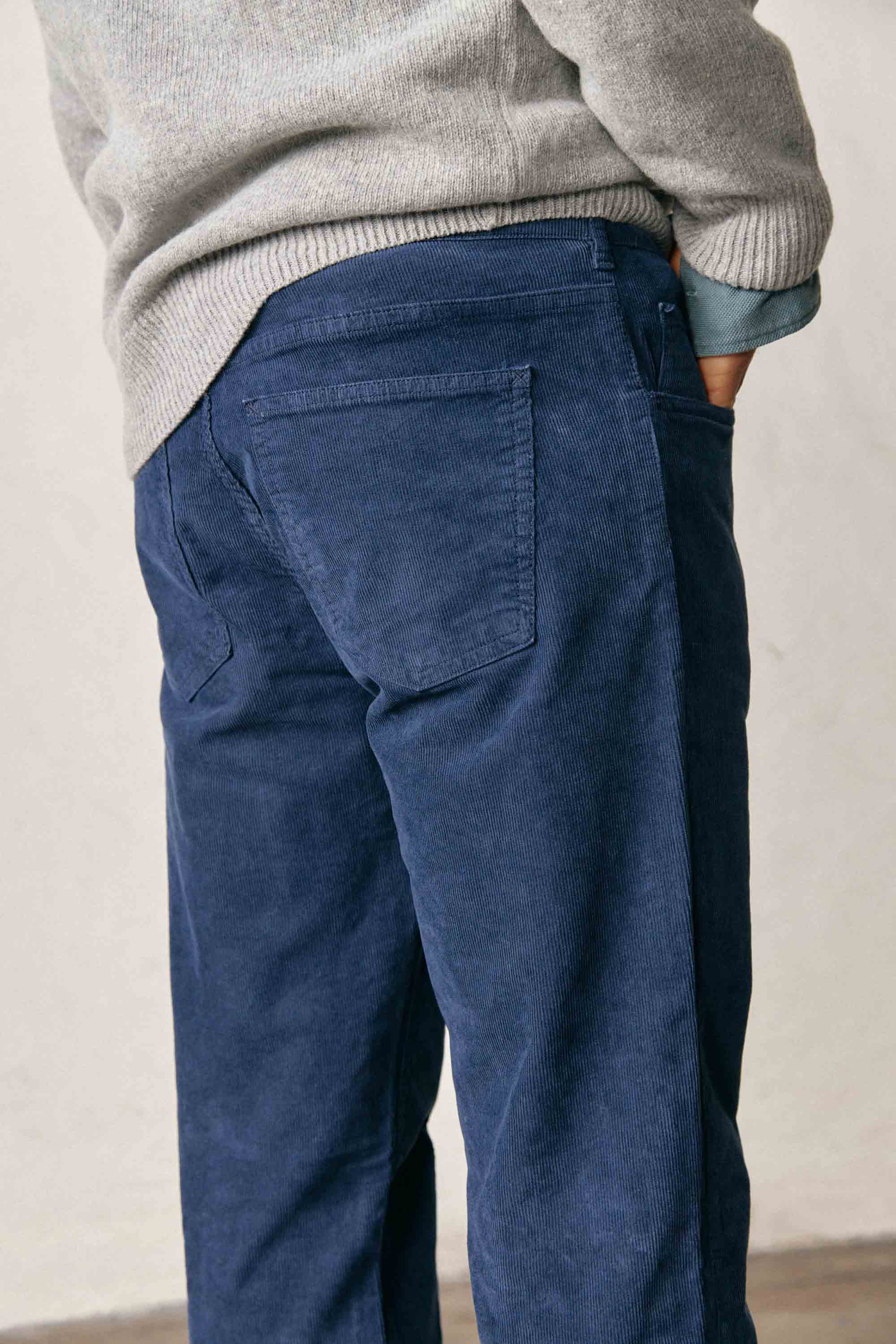 <tc>Trousers</tc> <tc>Five-Pockets</tc> <tc>21-Wales Corduroy</tc> - Navy Blue